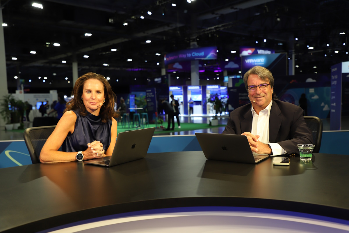 Rebecca Knight and John Furrier of theCUBE talk about Private cloud at VMware Explore 2025.